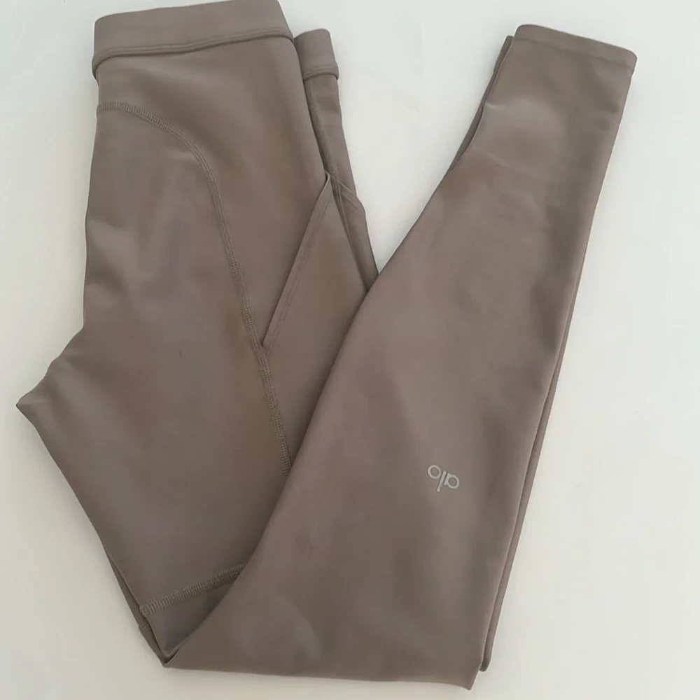 ALO Yoga High-Waisted Brown Leggings